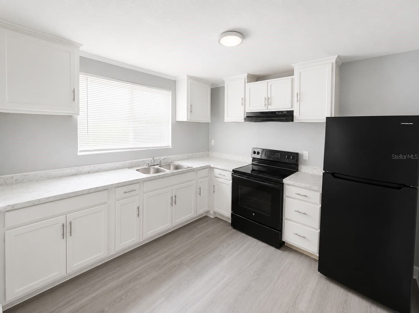 415 AVENUE E