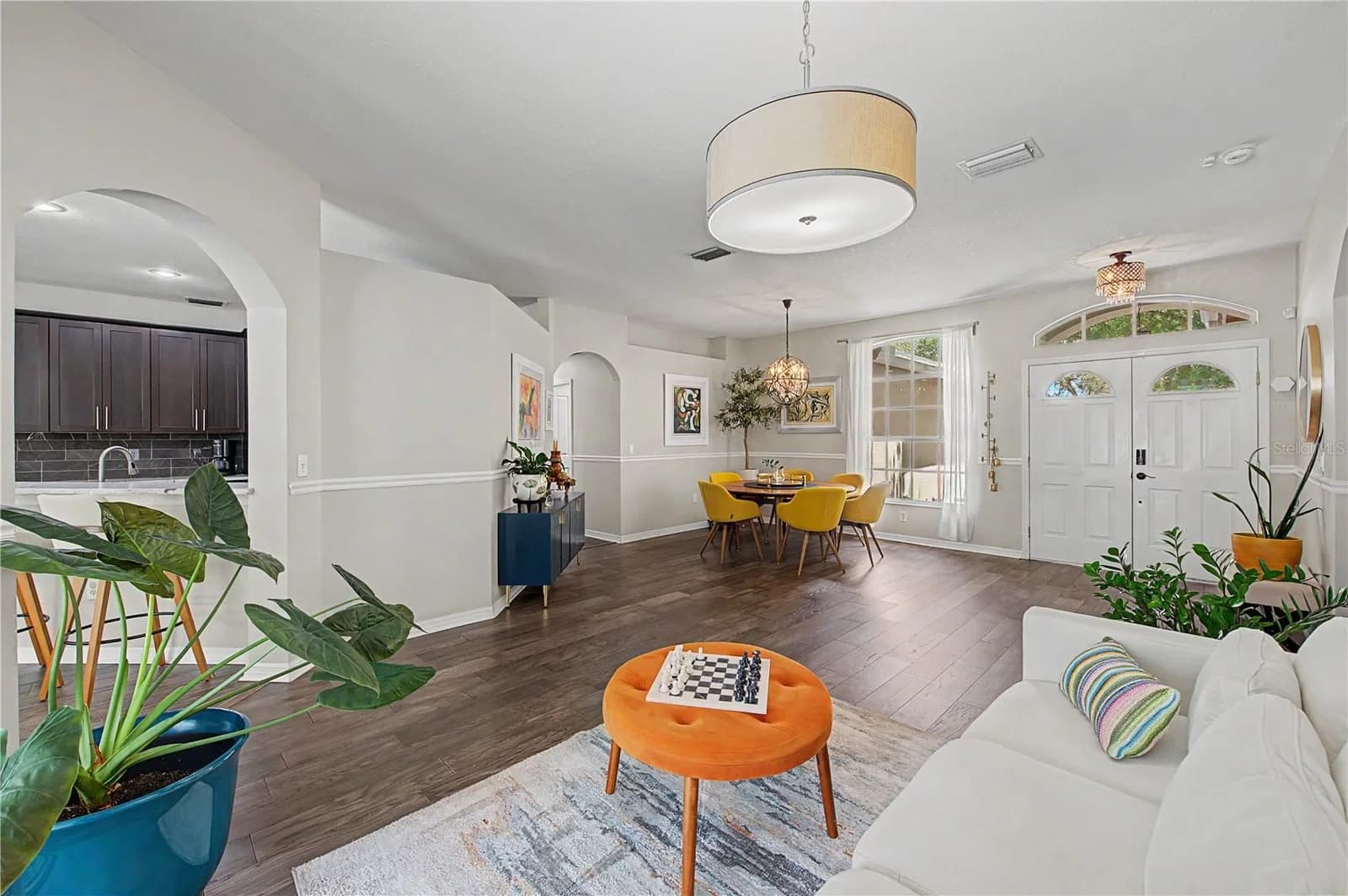 Photo 4 of 9402 HUNTERS POND Drive