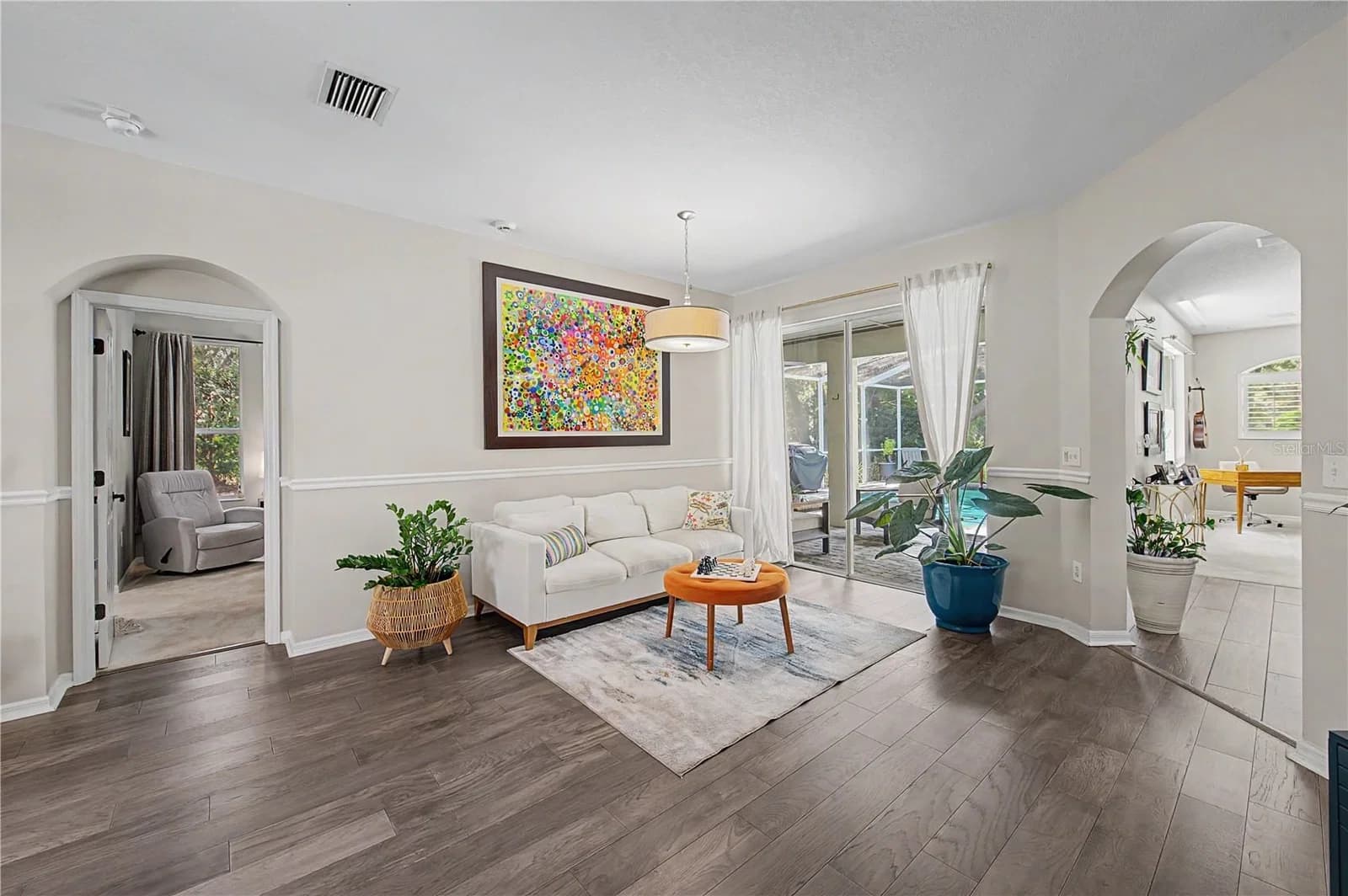 Photo 5 of 9402 HUNTERS POND Drive