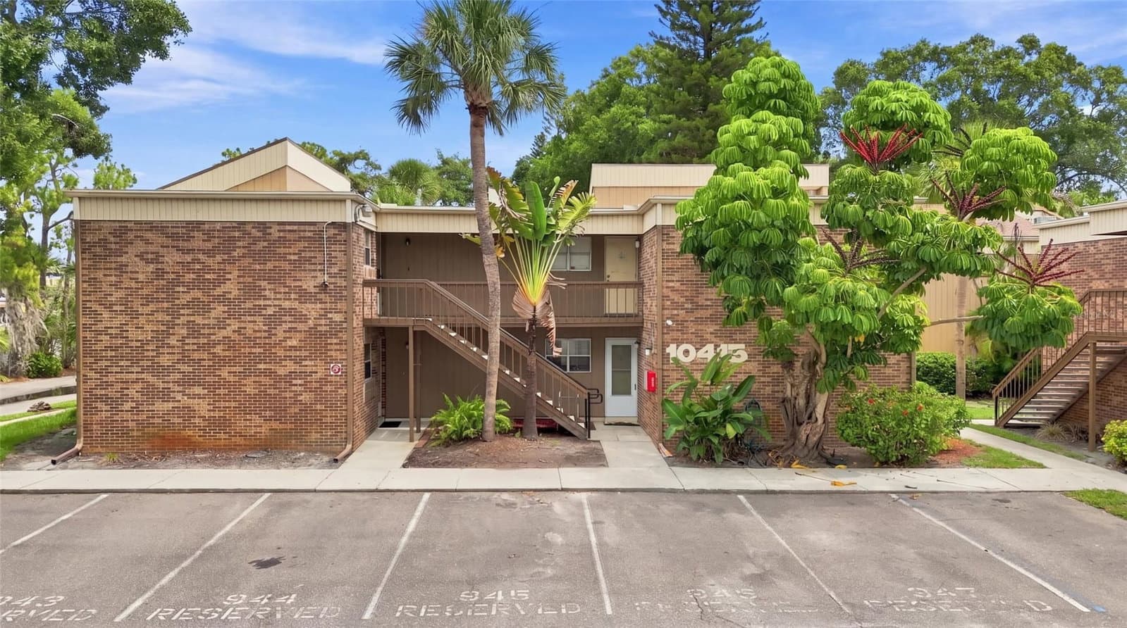 10415 CARROLLBROOK