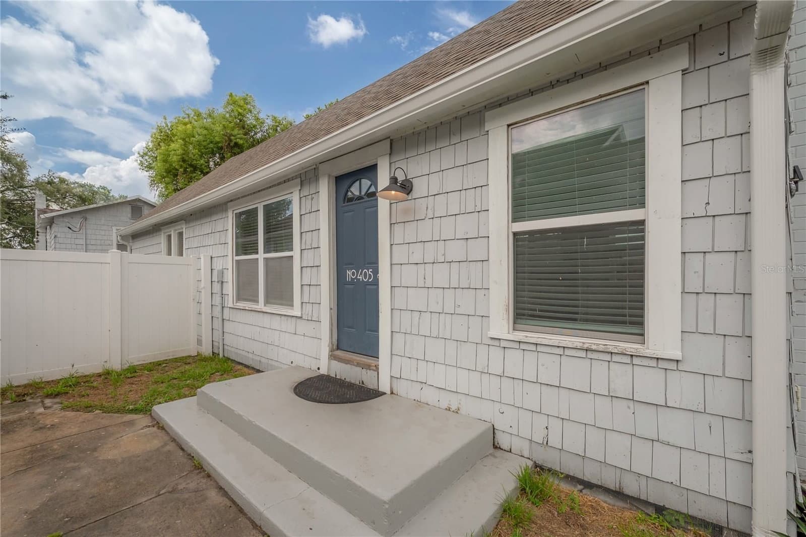 405 CAYUGA