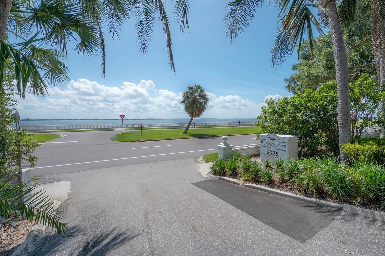 Photo 4 of 3325 BAYSHORE