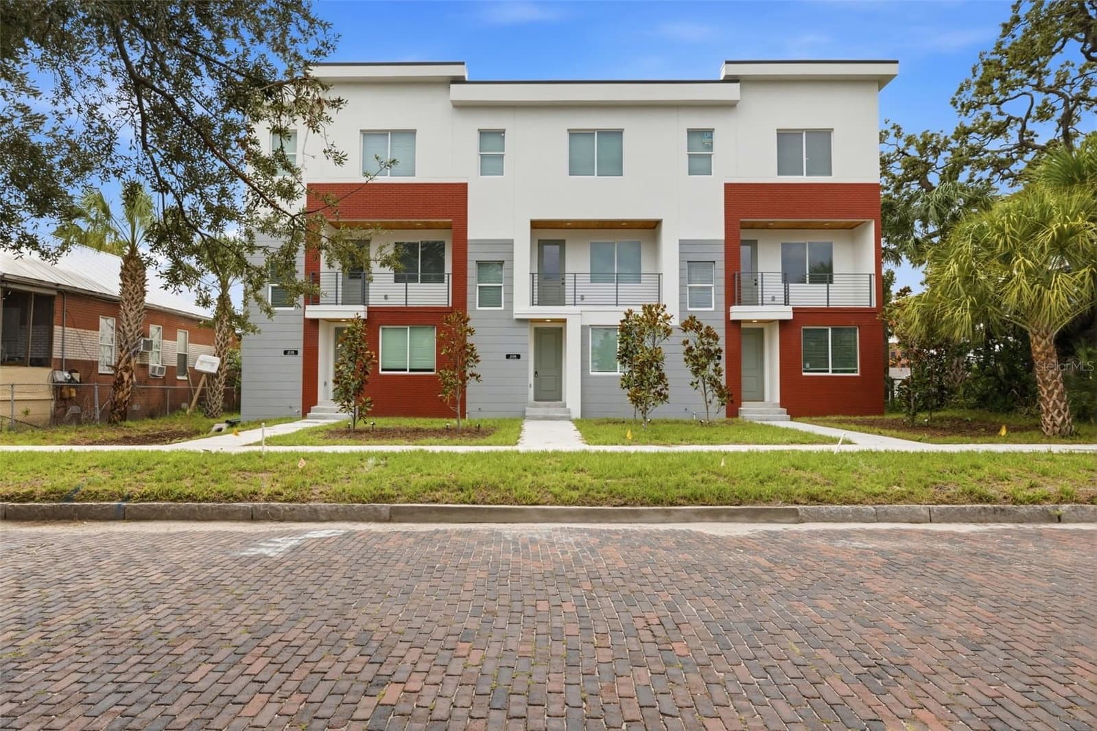 2138 NASSAU