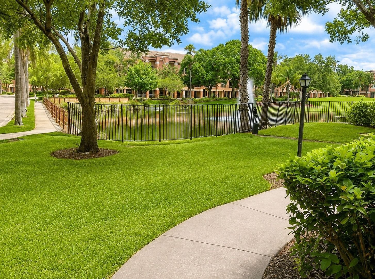 614 ARBOR LAKE