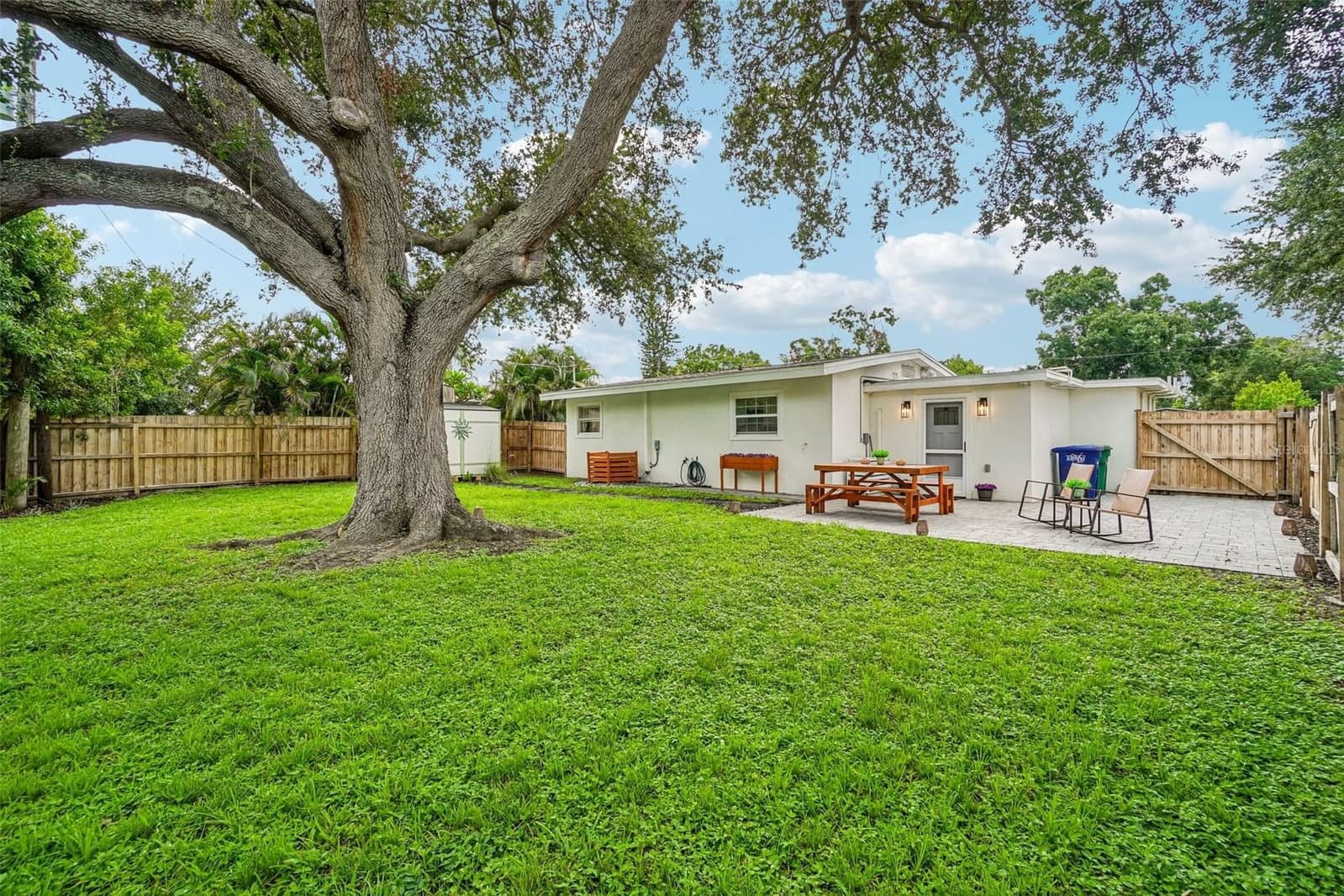 4703 WALLACE