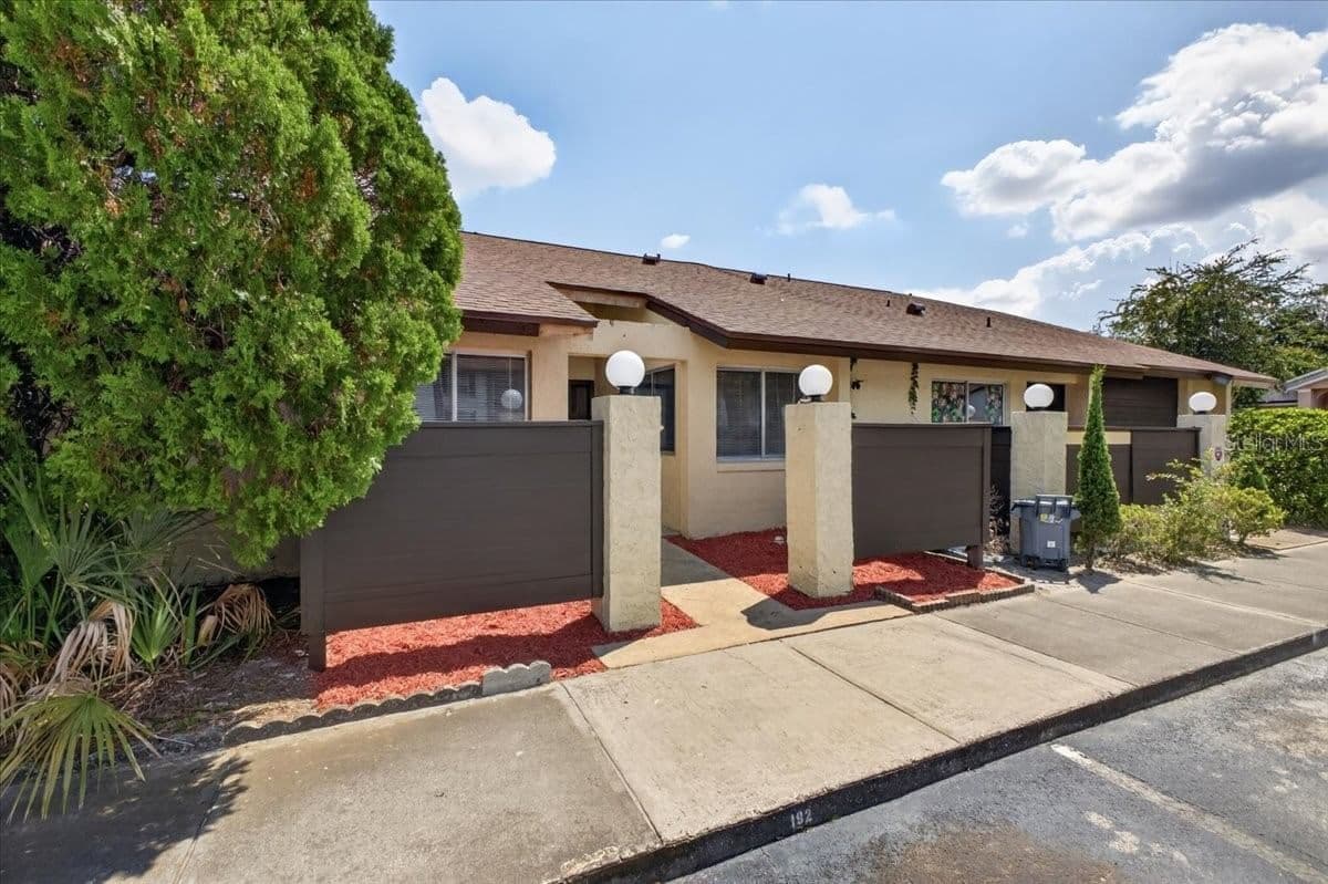 192 DAHLIA VILLAGE