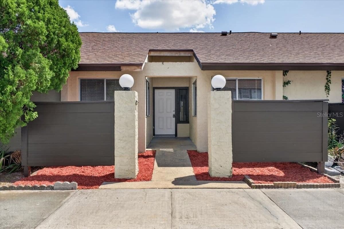 192 DAHLIA VILLAGE