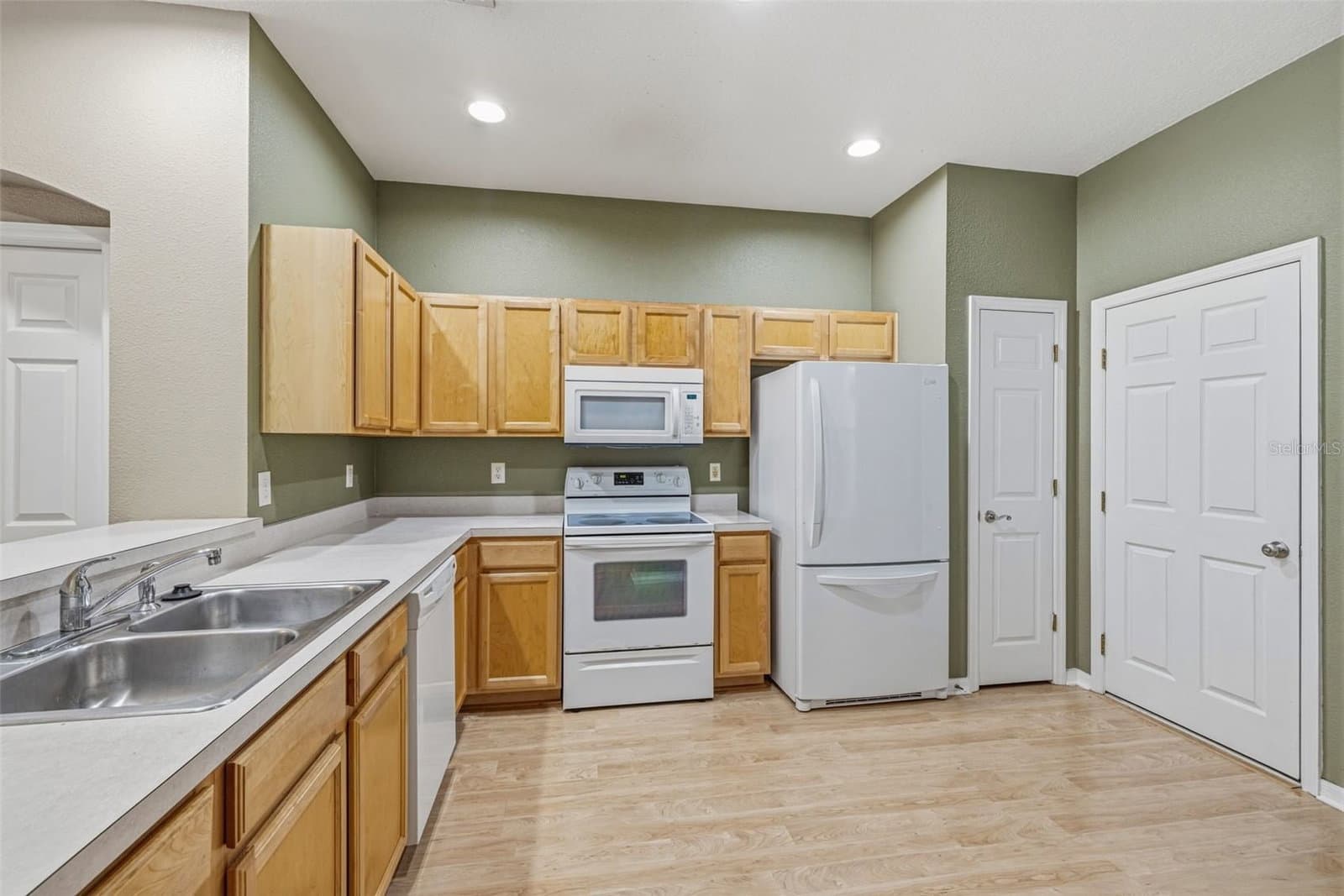 Photo 5 of 11221 WINDSOR PLACE