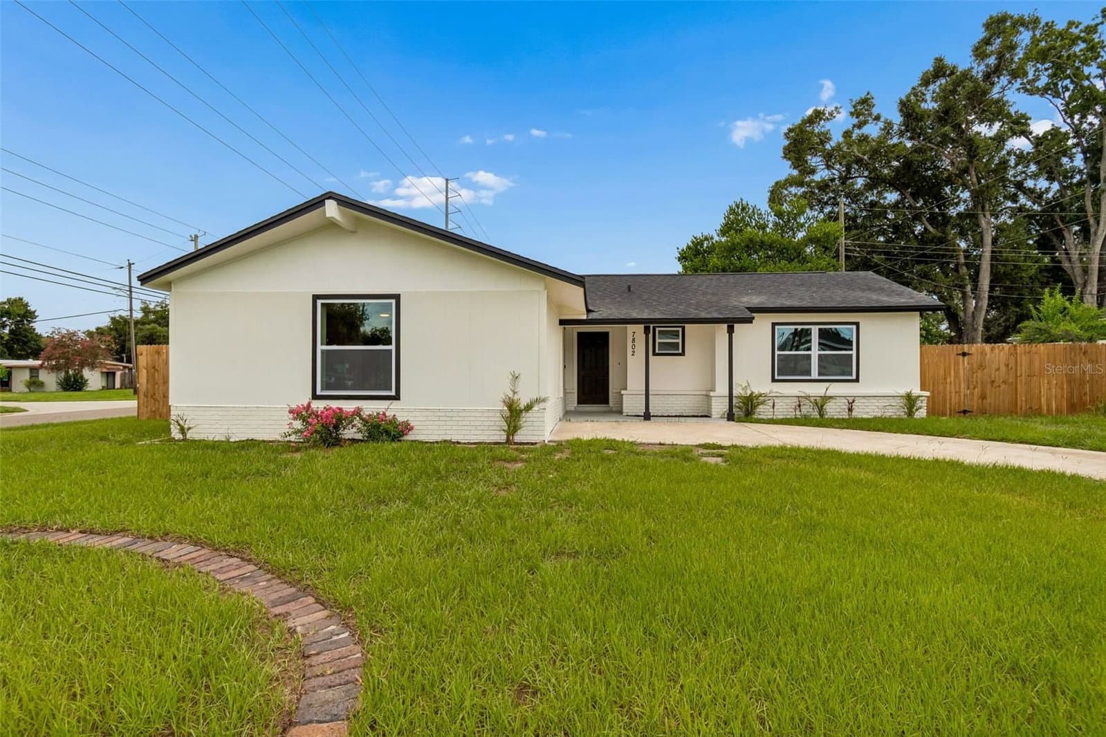 Photo 4 of 7802 MATANZAS