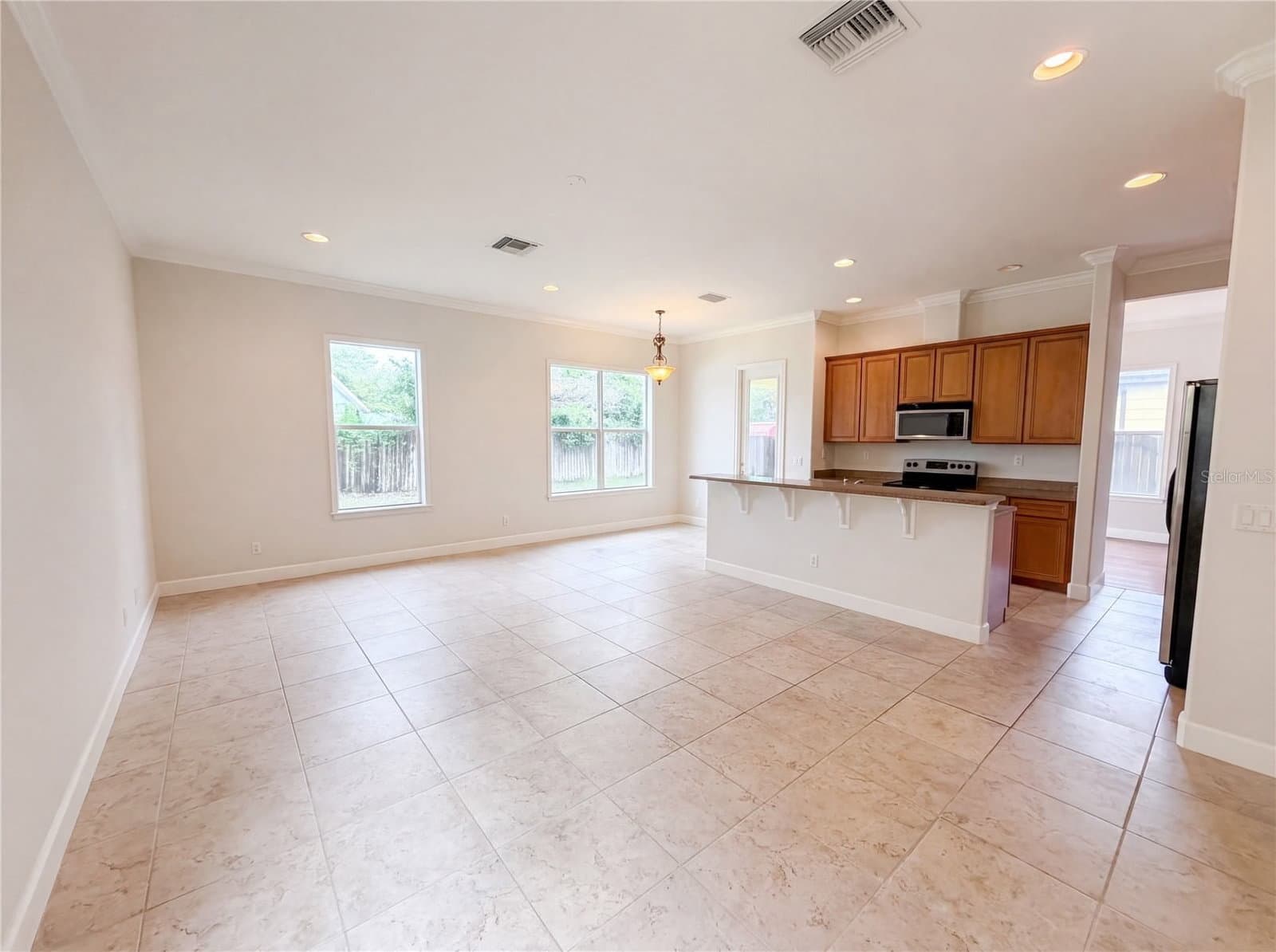 Photo 4 of 6215 INTERBAY