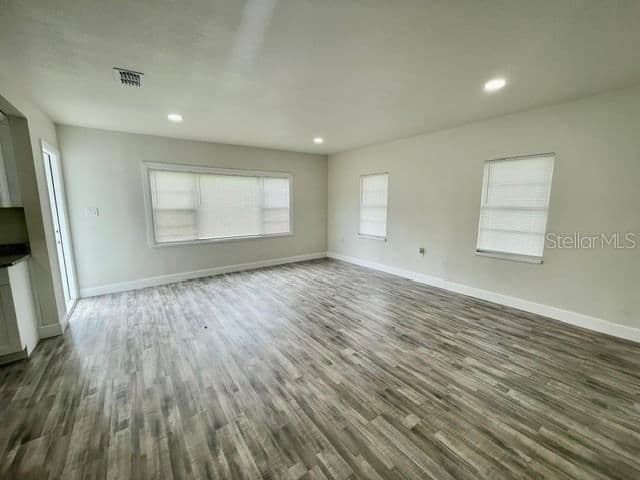 Photo 4 of 917 108TH