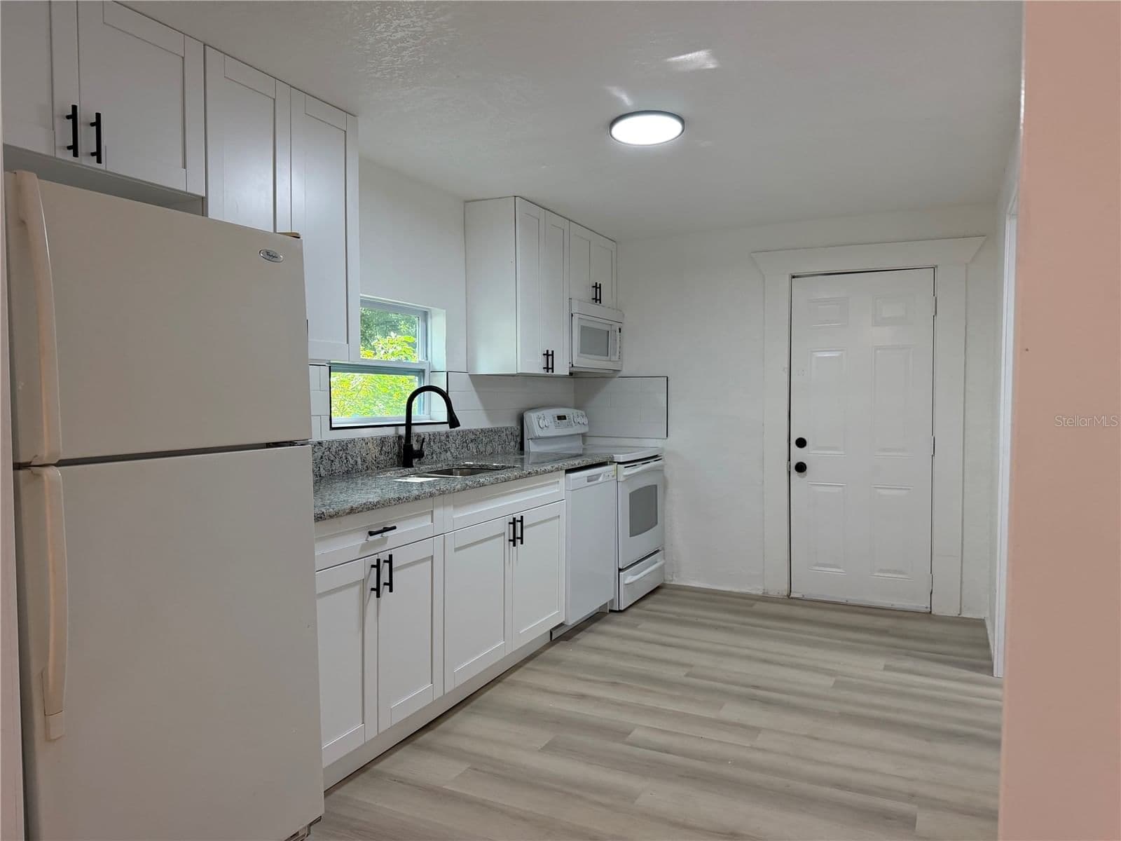 3403 LINDELL