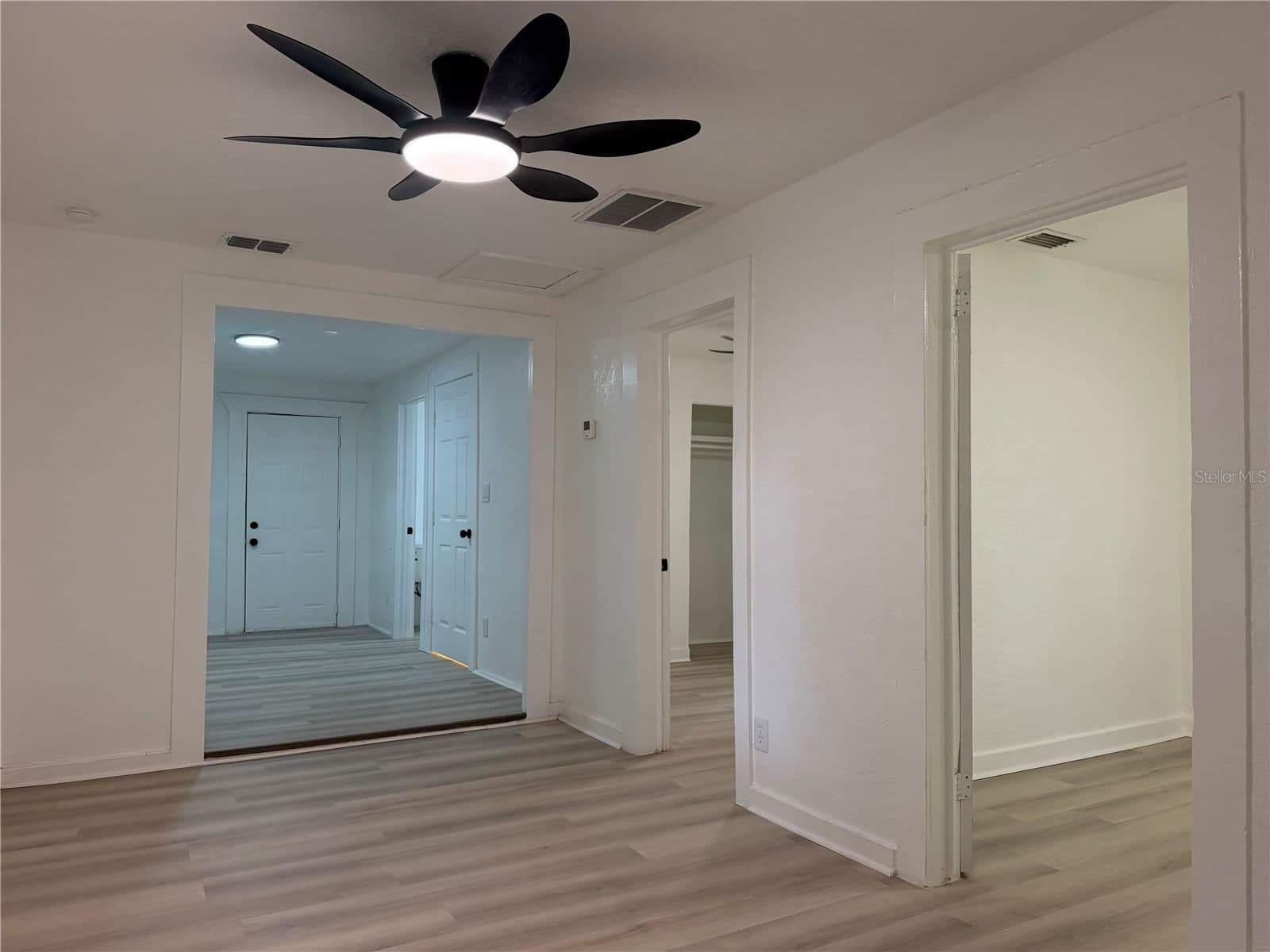 3403 LINDELL