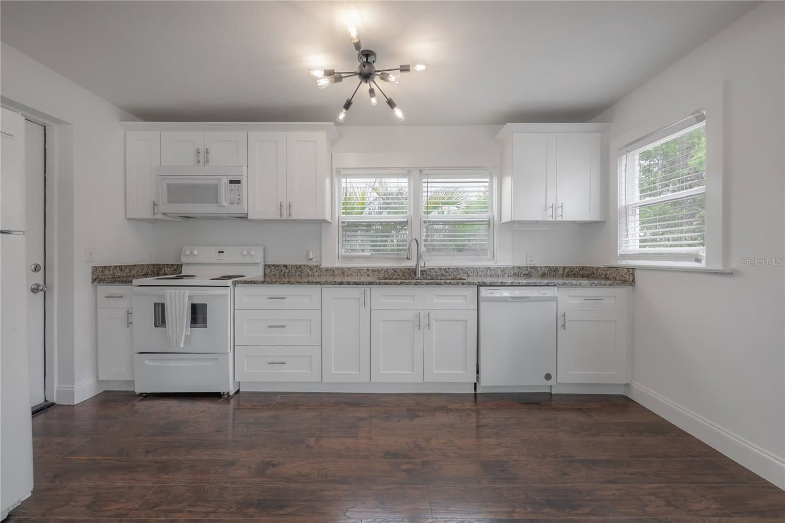 Photo 5 of 405 CAYUGA