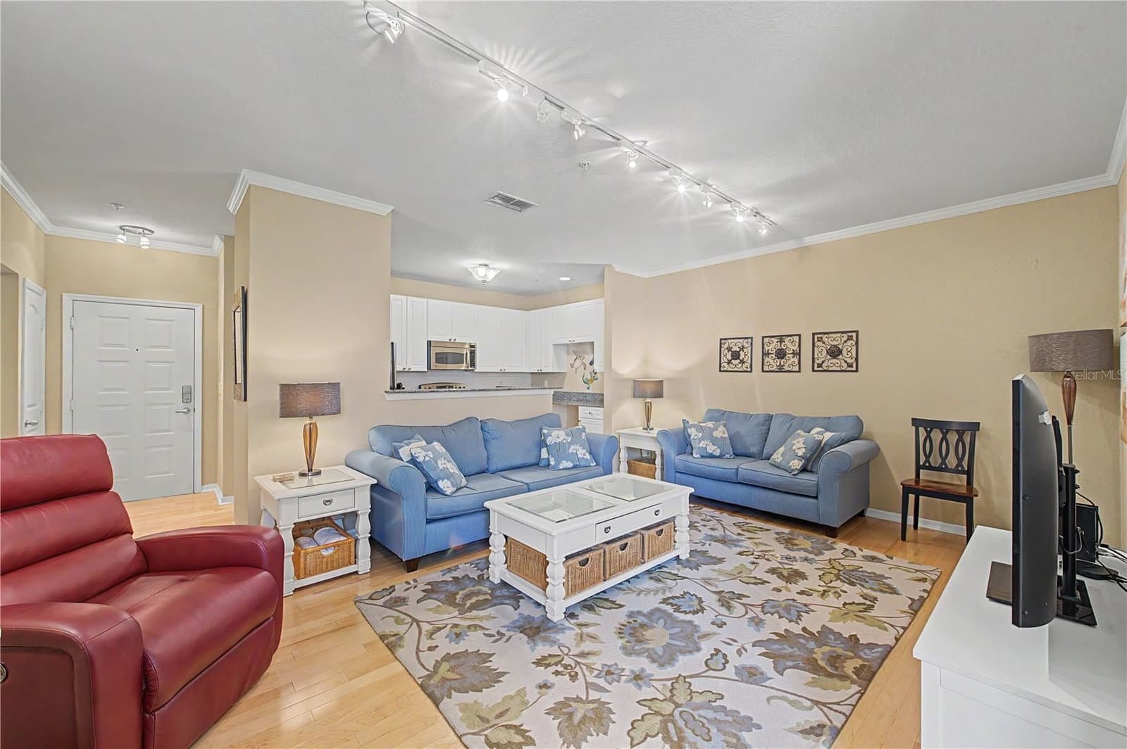 4221 SPRUCE