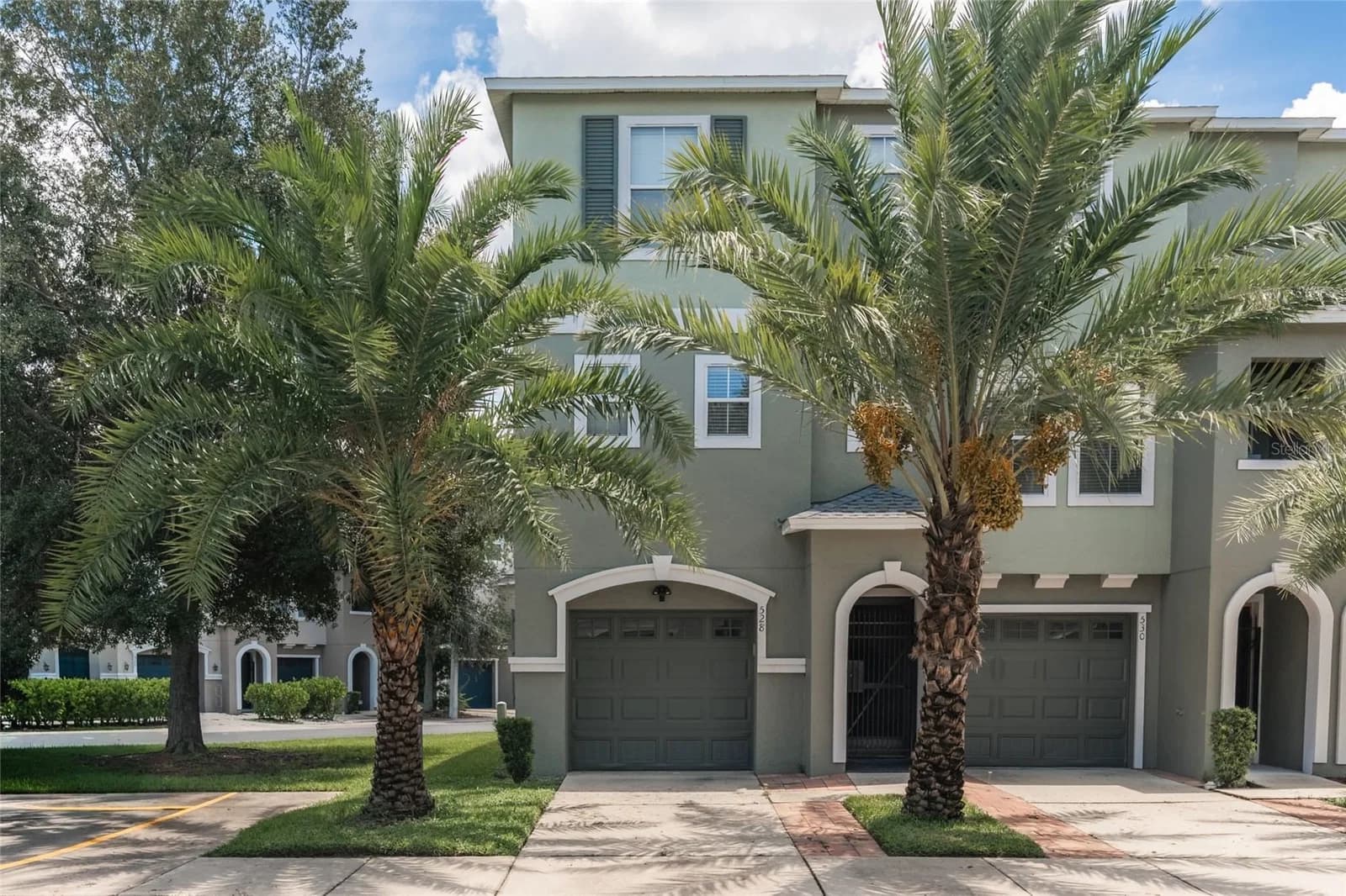 528 VINCINDA CREST Way