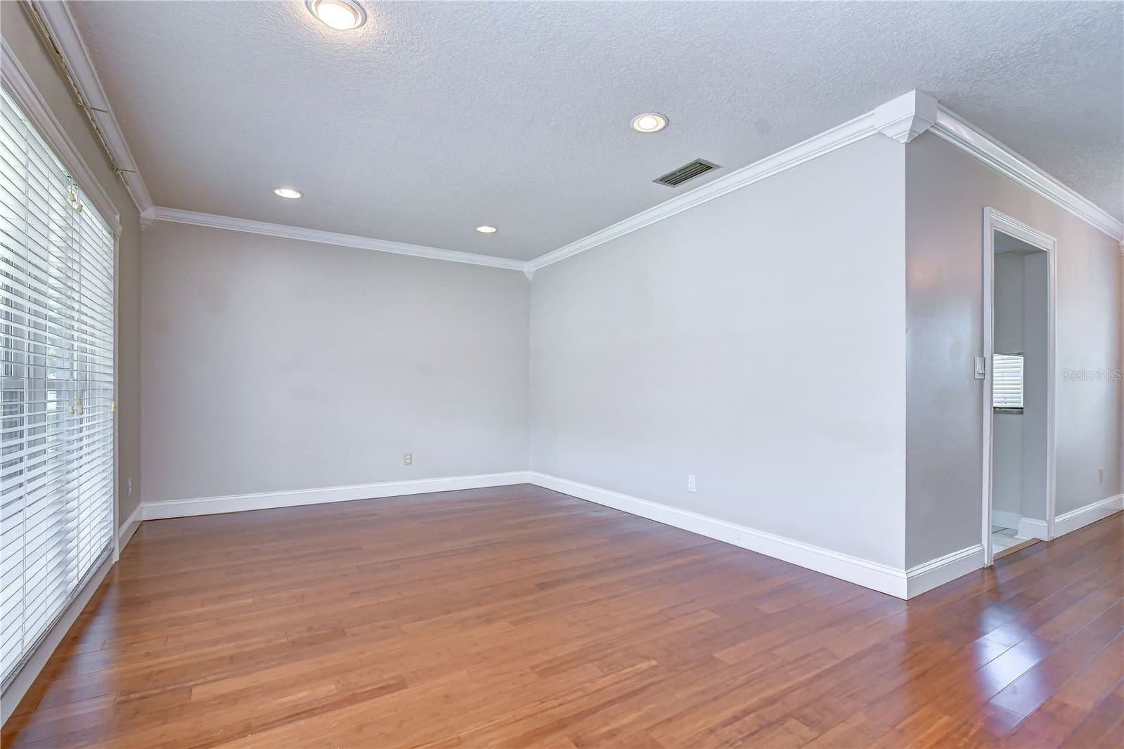 Photo 4 of 4723 SOUTHBREEZE