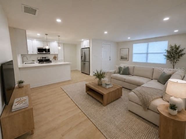 Photo 4 of 4533 FERN