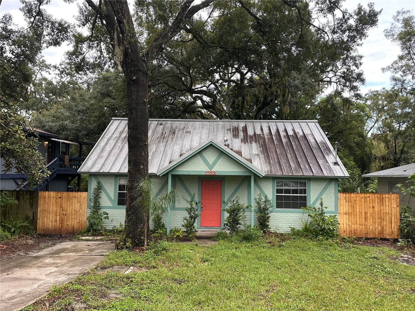 1753 MULBERRY