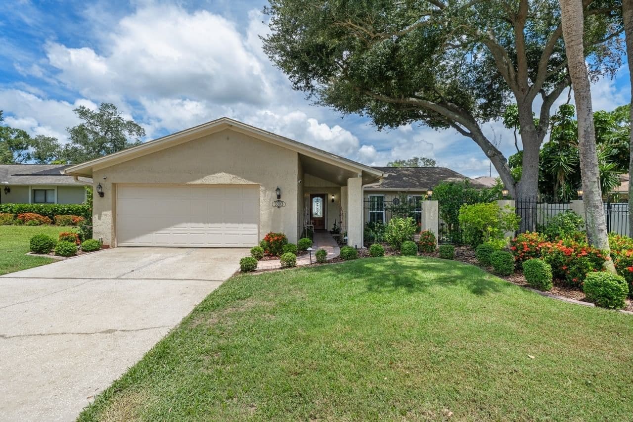 3303 EL AMADOR, Tampa, FL