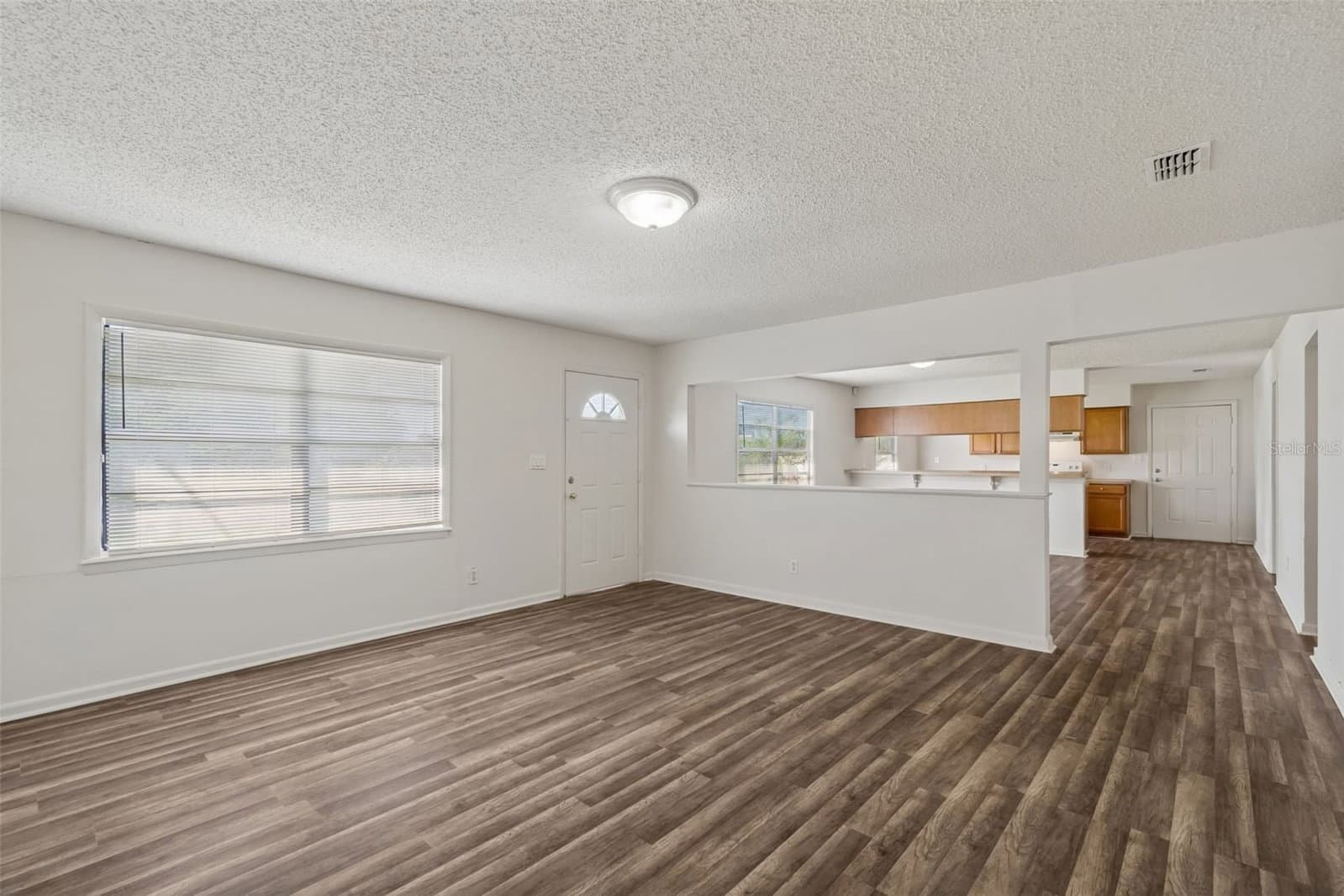 6711 INTERBAY
