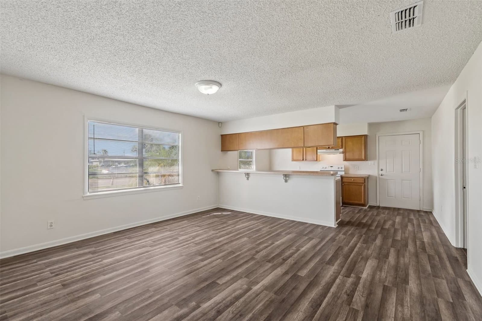 Photo 5 of 6711 INTERBAY