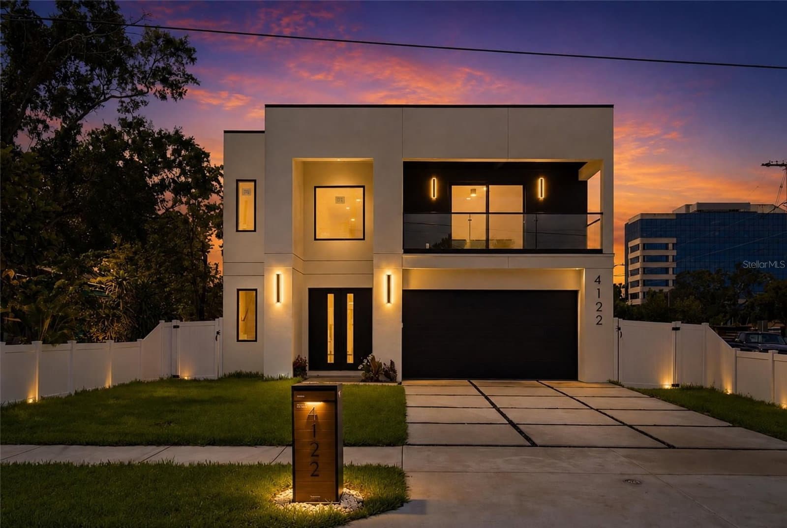 4122 NASSAU