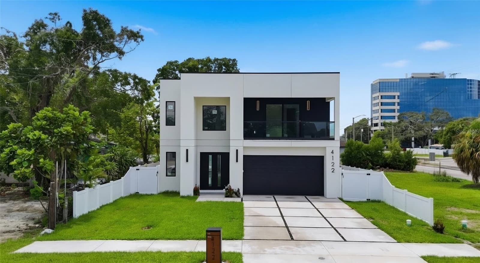 4122 NASSAU