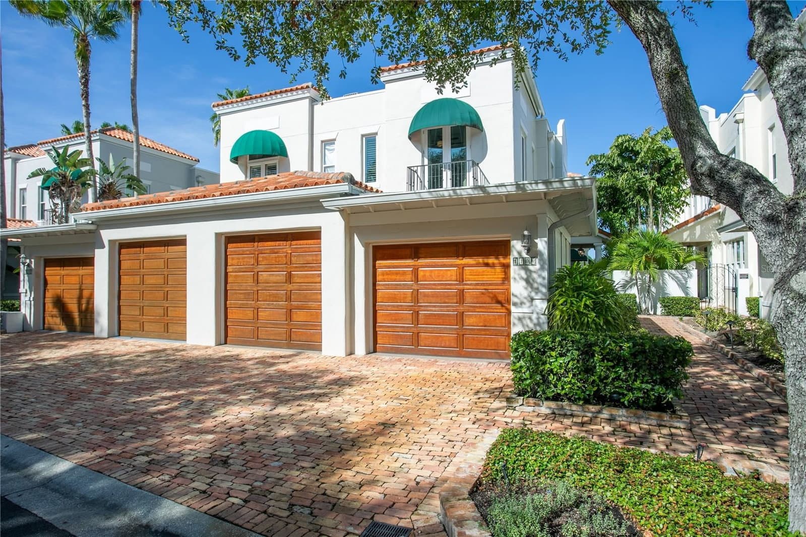 1109 ABBEYS, Tampa, FL