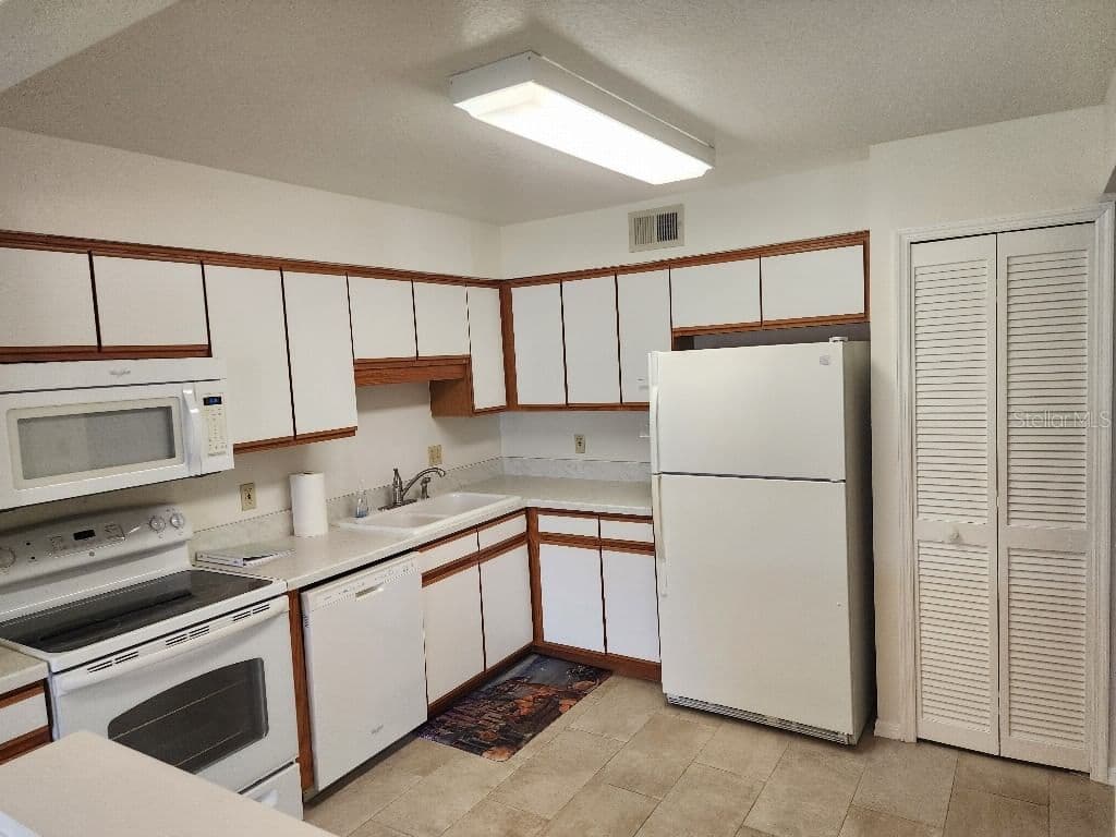 Photo 4 of 5336 WHITE CLIFF LANE