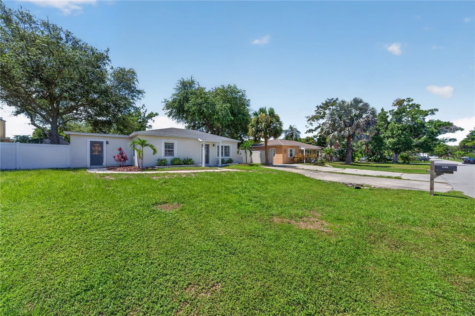 3906 BAY VISTA