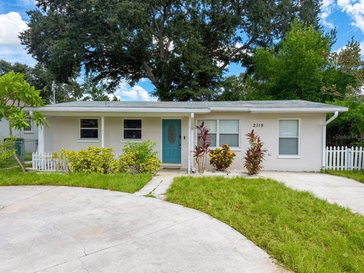 2119 HENRY, Tampa, FL