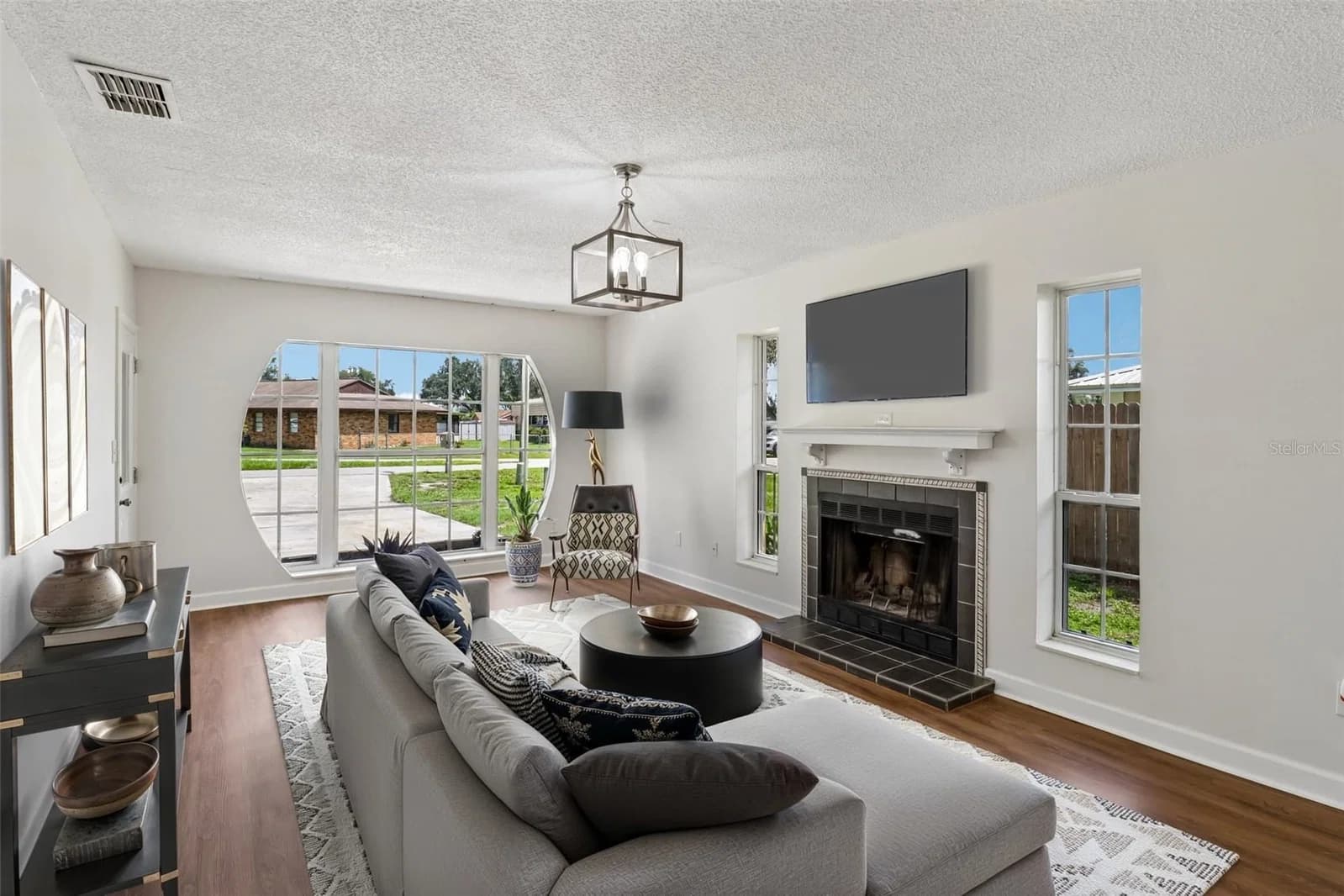 2718 SHADYWOOD Place