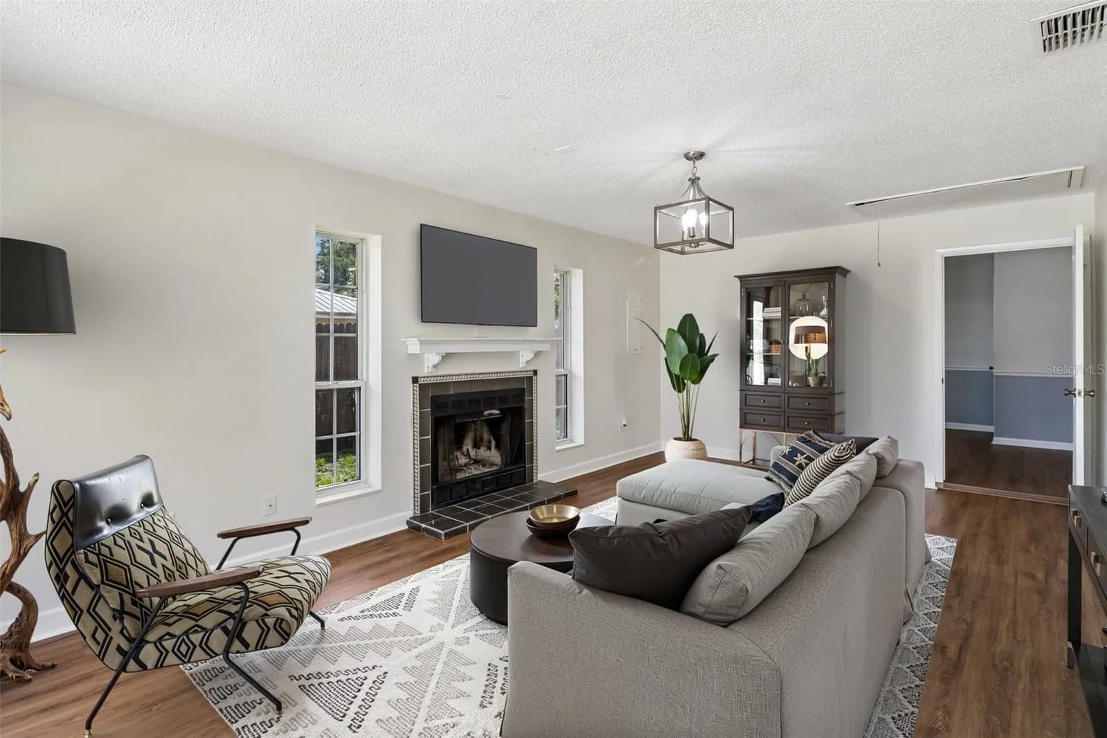 2718 SHADYWOOD Place
