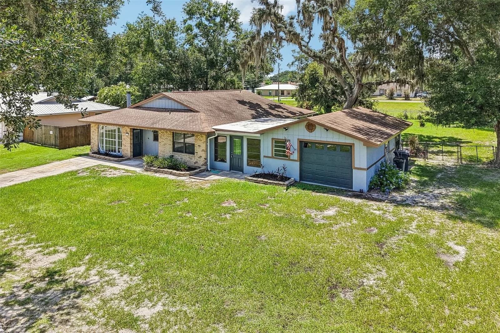 2718 SHADYWOOD Place