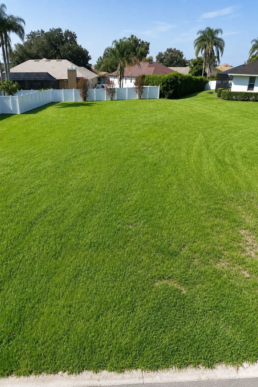 2116 LONGLEAF Circle