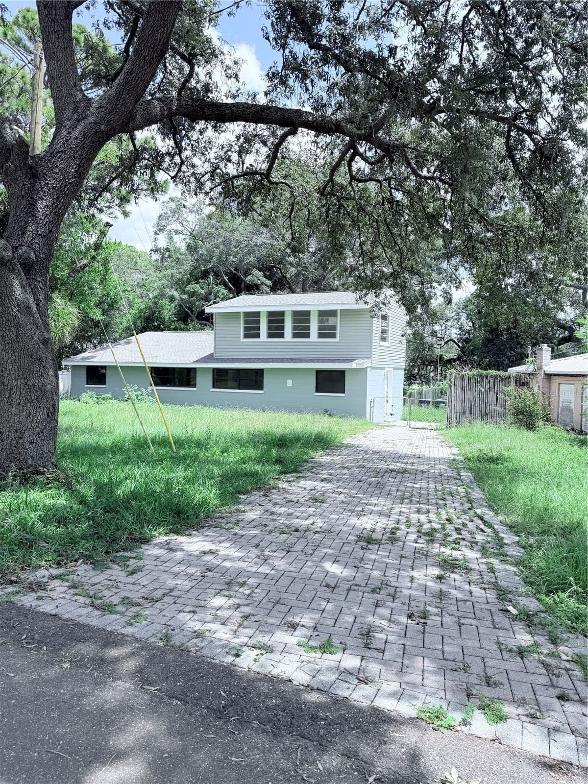 Photo 5 of 10801 EDISON Avenue