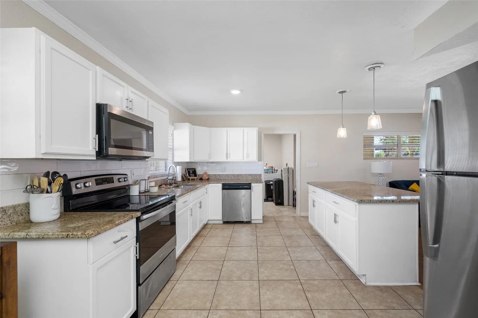 Photo 5 of 6410 WALTON Way