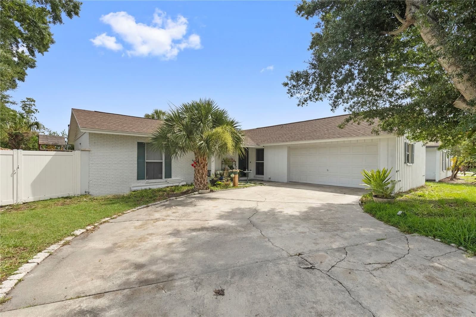 7529 ARMAND, Tampa, FL