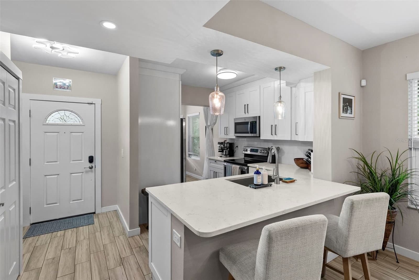 Photo 4 of 4811 BAYSHORE