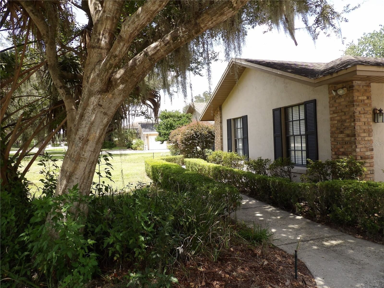 6282 E FORESTWOOD Drive