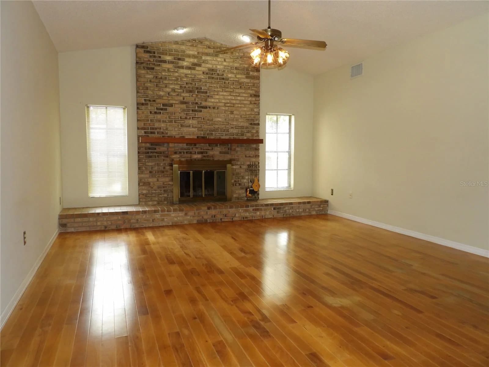 Photo 5 of 6282 E FORESTWOOD Drive