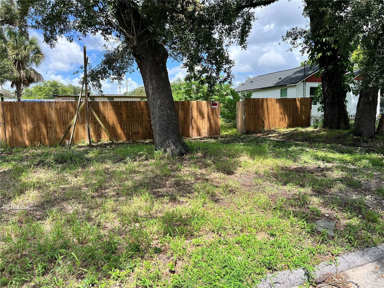 Photo 4 of 8508 N 9TH Street