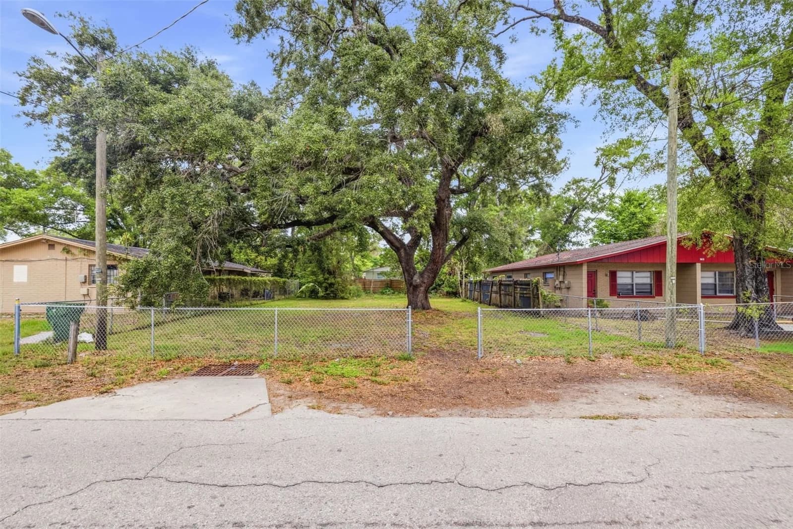 Photo 4 of 1706 IDELL Street