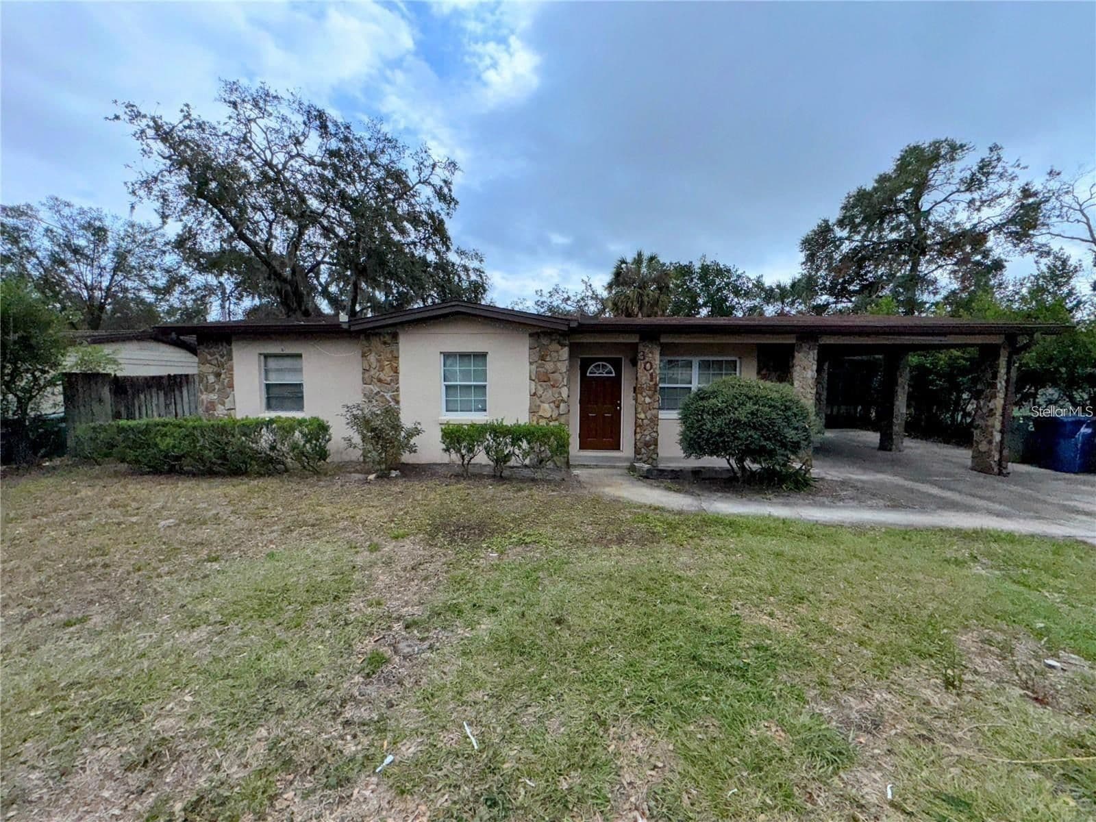 3011 FLORA Street