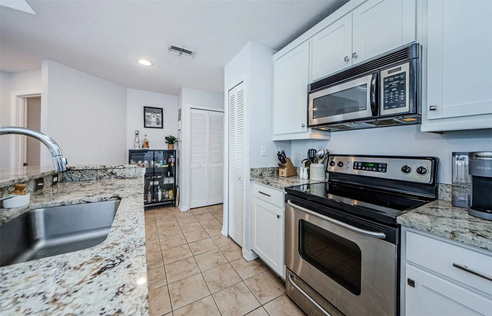Photo 5 of 700 HARBOUR ISLAND Boulevard #404