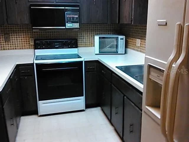 Photo 5 of 10006 MITCHELL Avenue