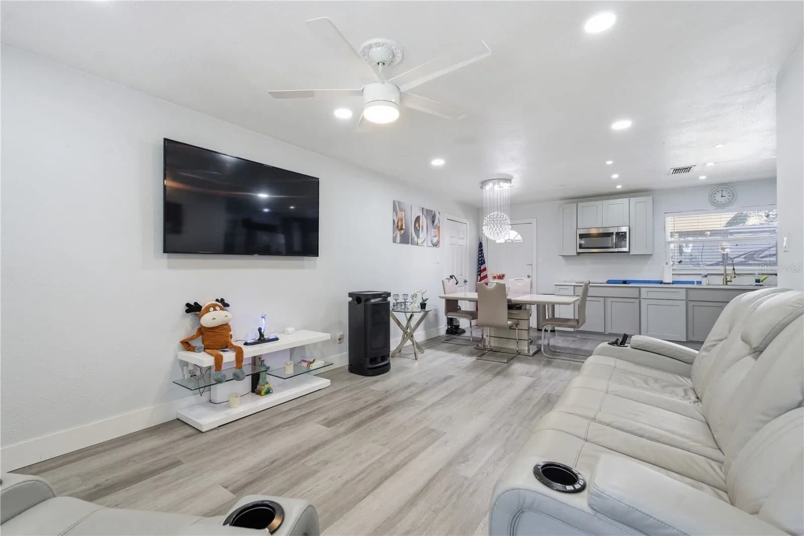 Photo 4 of 2609 67TH Street