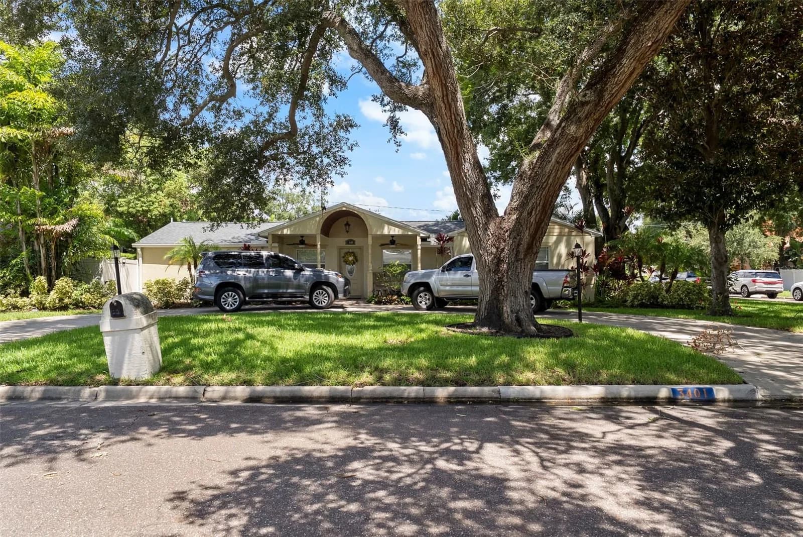 Photo 5 of 3401 SEVILLA Street