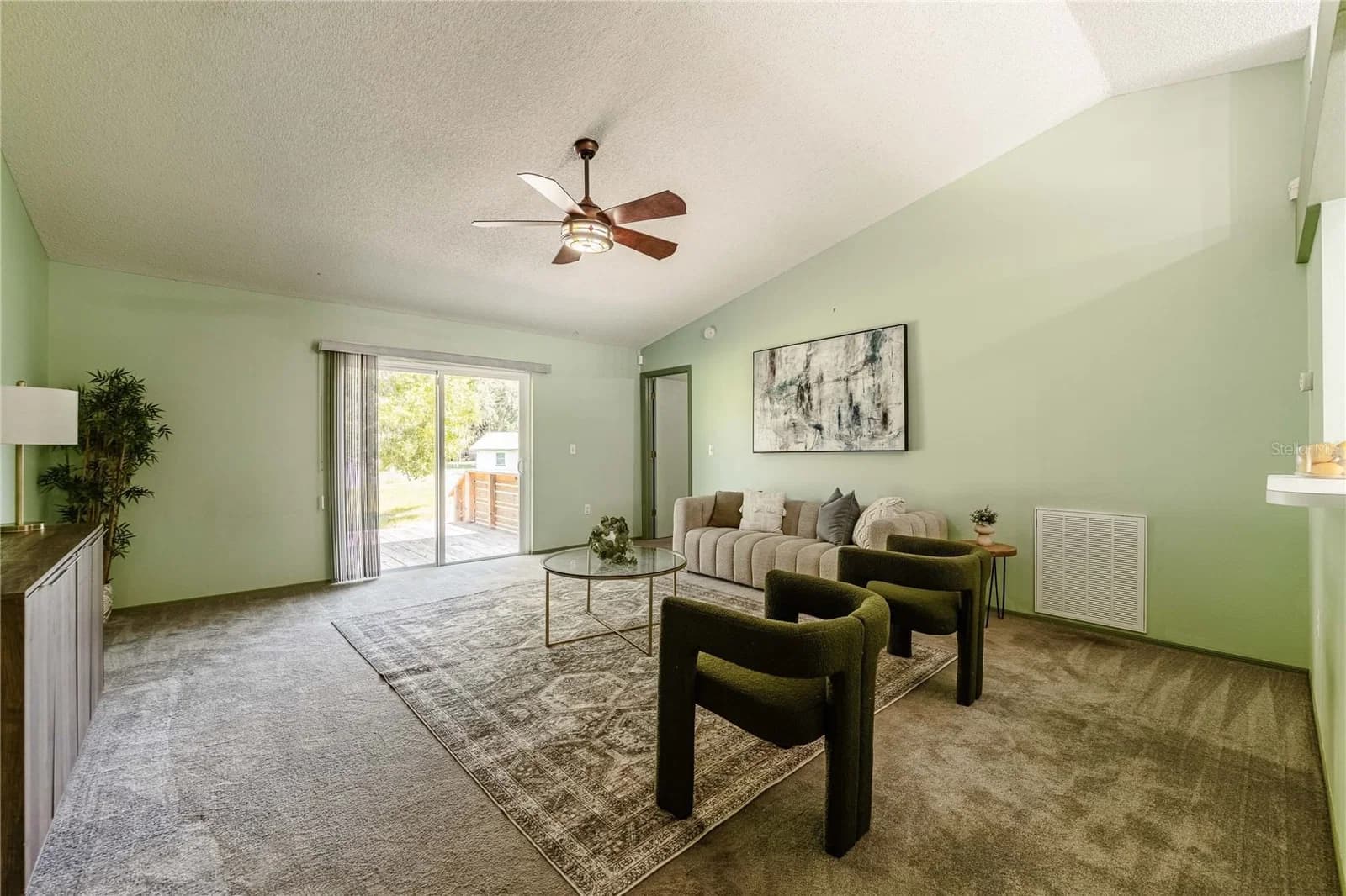 Photo 5 of 257 LINDALE Street